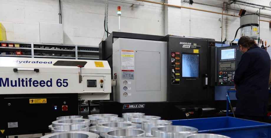 Doosan turning with feed